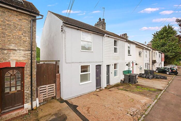 2 Bedroom End Of Terrace House For Sale In Ferry Lane, Wouldham, ME1