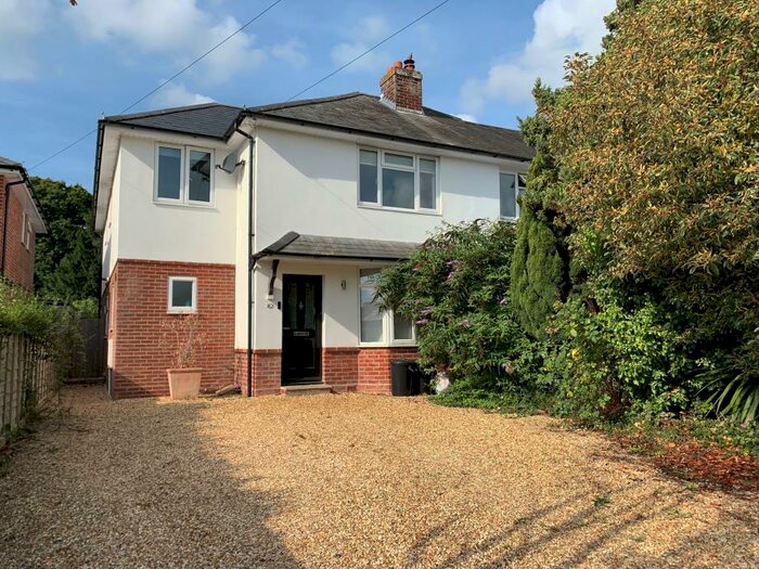 4 Bedroom House To Rent In Queen Katherine Road, Lymington, SO41