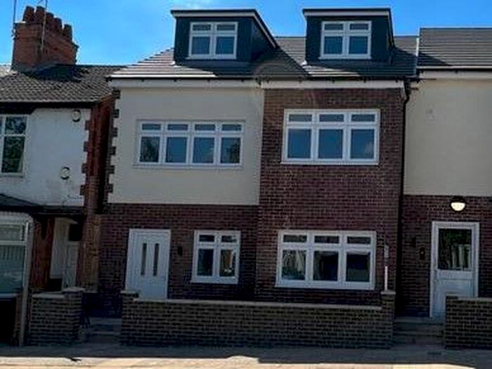 2 Bedroom Flat To Rent In Cambridge Street, Near Narborough Rd, Leicester, LE3