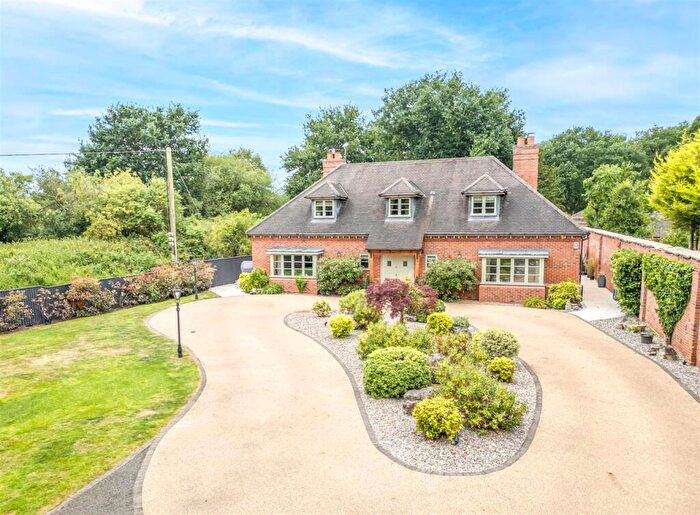 4 Bedroom Detached House For Sale In Manor Park, Kings Bromley, Burton-On-Trent, DE13