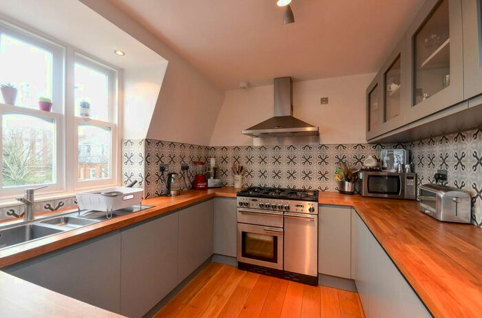 2 Bedroom Flat To Rent In Glenloch Road, Belsize Park, London, NW3