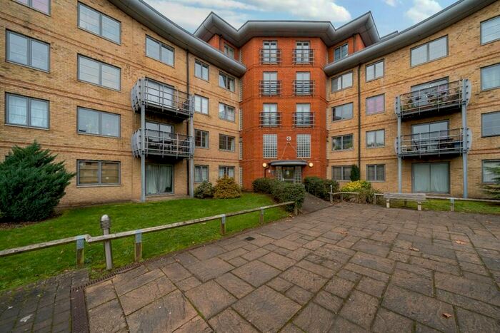 2 Bedroom Apartment To Rent In Quadrant Court, Jubilee Square, Reading, RG1