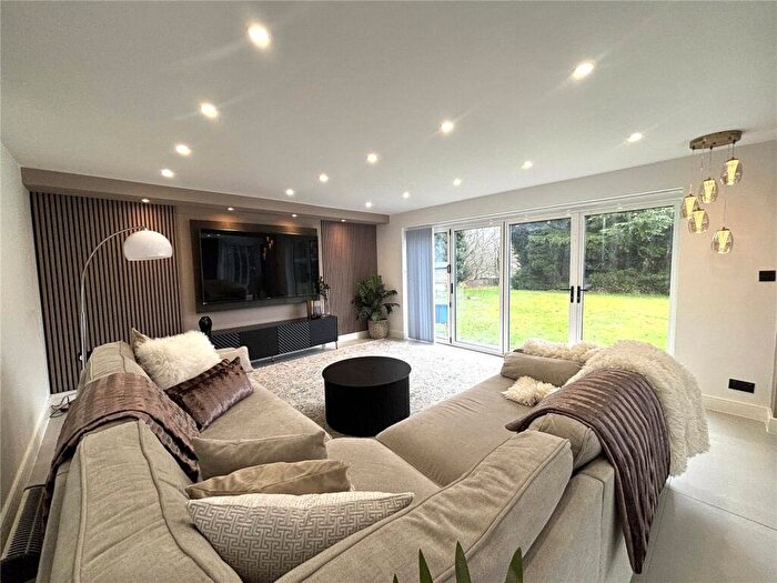4 Bedroom Detached House To Rent In Woodland Park, Royton, Oldham, Greater Manchester, OL2