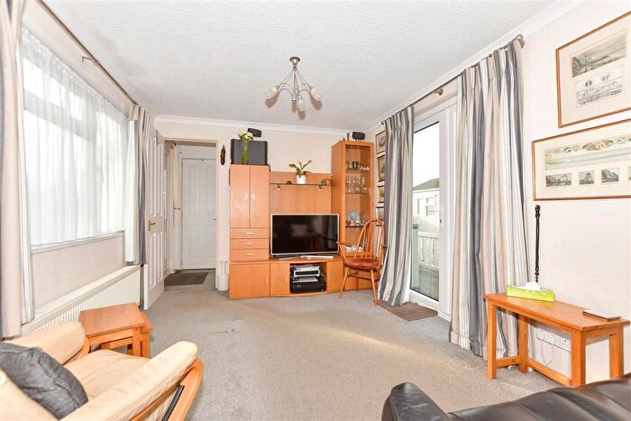 1 Bedroom Mobile/park Home For Sale In New Dover Road, Capel Le Ferne, Folkestone, Kent, CT18