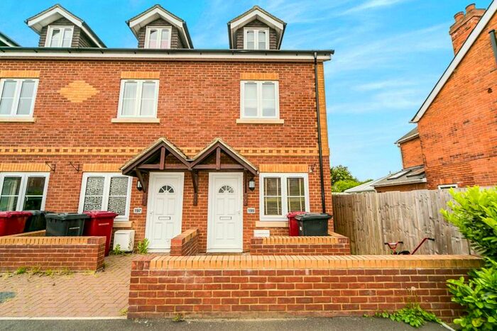 3 Bedroom End Of Terrace House To Rent In Basingstoke Road, Reading, RG2