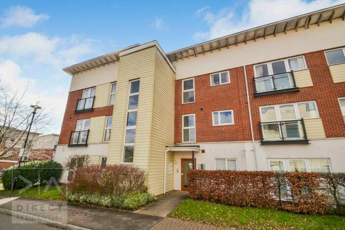 2 Bedroom Apartment To Rent In Park View Road, Leatherhead, KT22