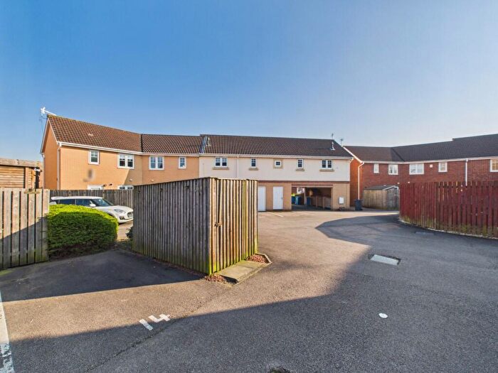 1 Bedroom Apartment For Sale In Pasture View, Kingswood, Hull, HU7