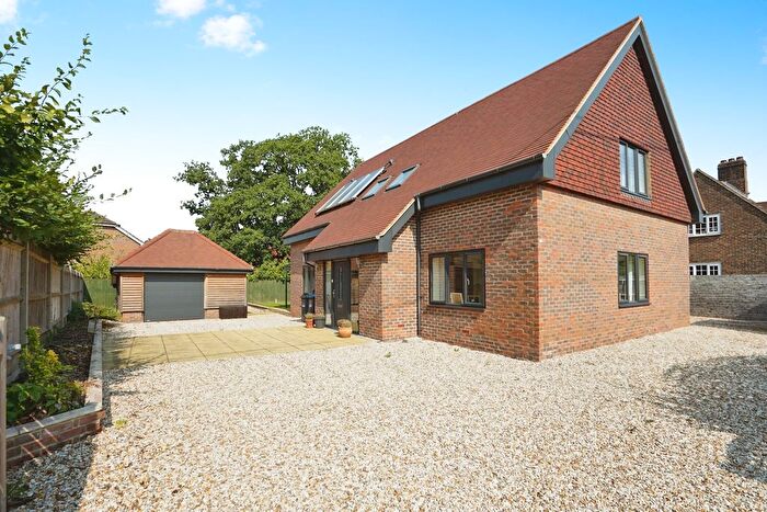 4 Bedroom Detached House For Sale In London Road, Sayers Common, Hassocks, West Sussex, BN6