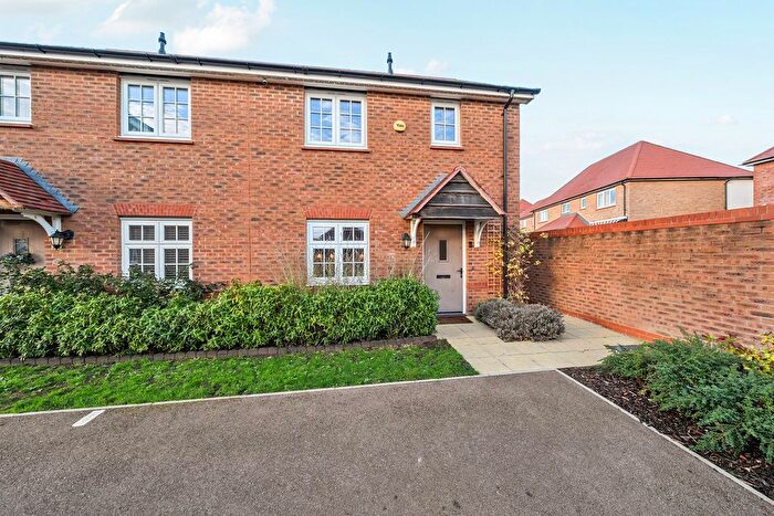 2 Bedroom End Terrace House For Sale In Finch Green, Caddington, LU1
