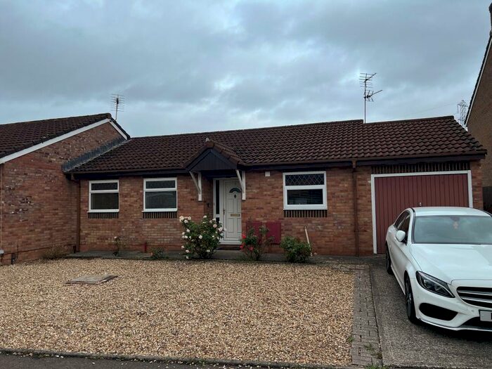 2 Bedroom Bungalow To Rent In Saffron Drive, St. Mellons, Cardiff, CF3