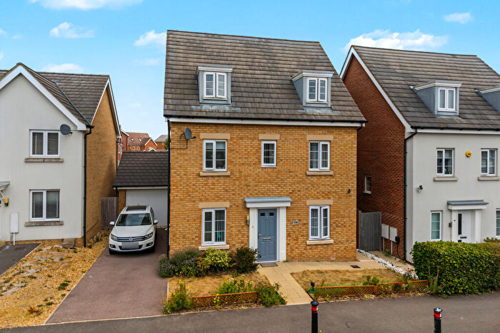 5 Bedroom Detached House For Sale In Apollo Avenue, Stanground South, Peterborough, PE2