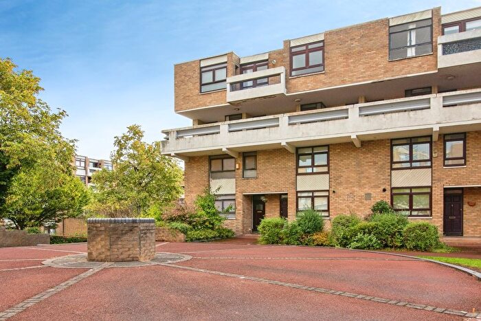 1 Bedroom Flat For Sale In Neville Court, Washington, Tyne And Wear, NE37