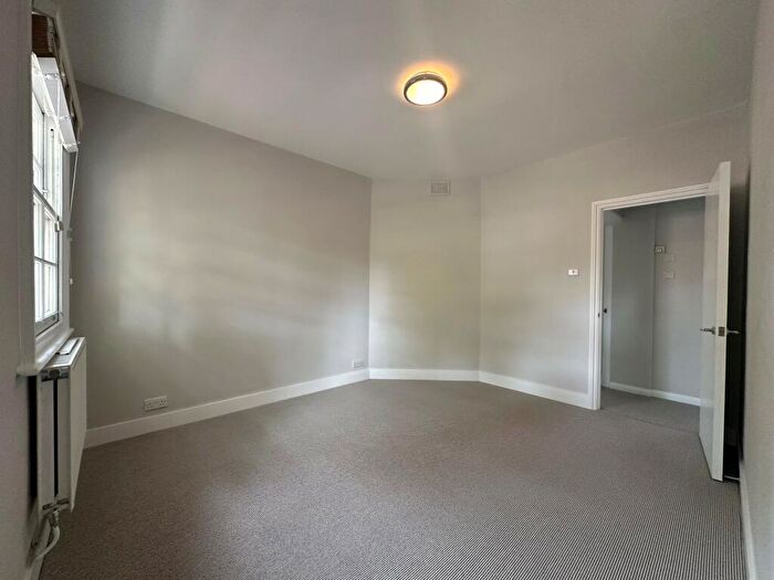 1 Bedroom Apartment To Rent In Merrow Street, London, SE17