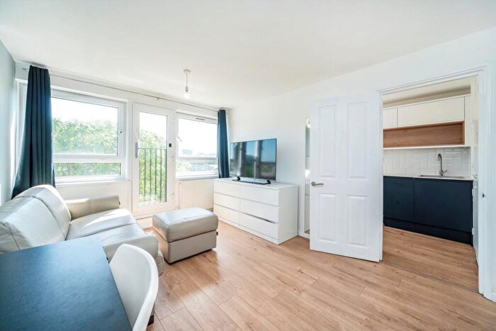1 Bedroom Flat To Rent In Carnoustie Drive, Islington, N1