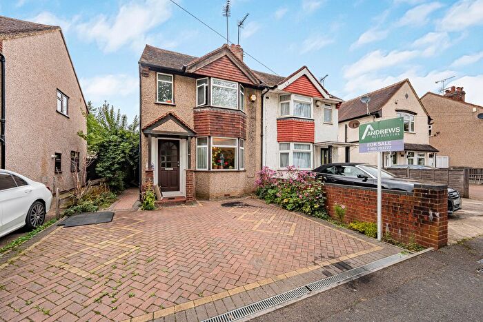 3 Bedroom Semi-detached House For Sale In Denham Way, Maple Cross, Rickmansworth, WD3