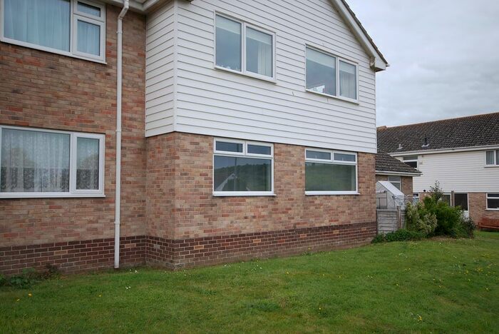 2 Bedroom Flat To Rent In Riverdale Close, Seaton, EX12