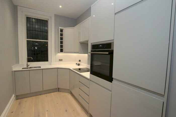 2 Bedroom Apartment To Rent In , Newcastle Drive, NG7