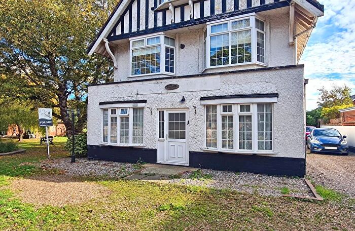 2 Bedroom Apartment For Sale In High Street, Mundesley, NR11