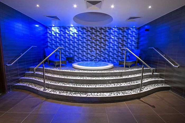 1 Bedroom Flat To Rent In Moore House, Gatliff Road, Grosvenor Waterside, SW1W