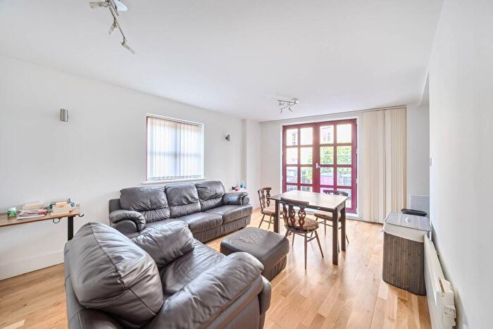 1 Bedroom Flat To Rent In Eagle Works West, Quaker Street, Spitalfields, London, E1