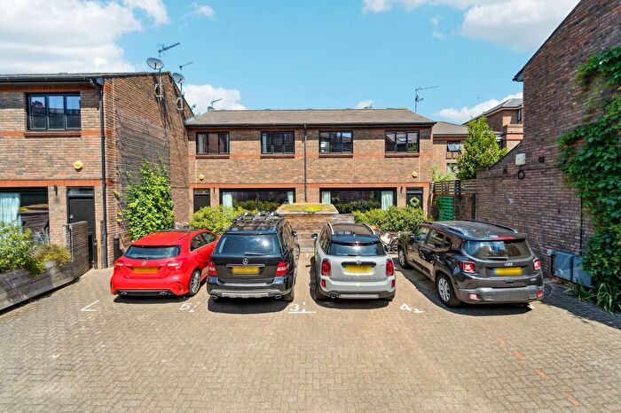 2 Bedroom Terraced House To Rent In Parkside, Ravenscourt Park, W6