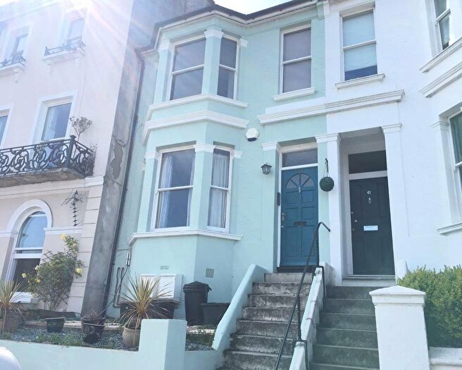 4 Bedroom Semi-Detached House To Rent In Roundhill Crescent, Brighton, BN2