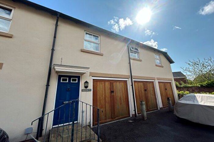2 Bedroom Flat To Rent In Park View, Taunton, TA4