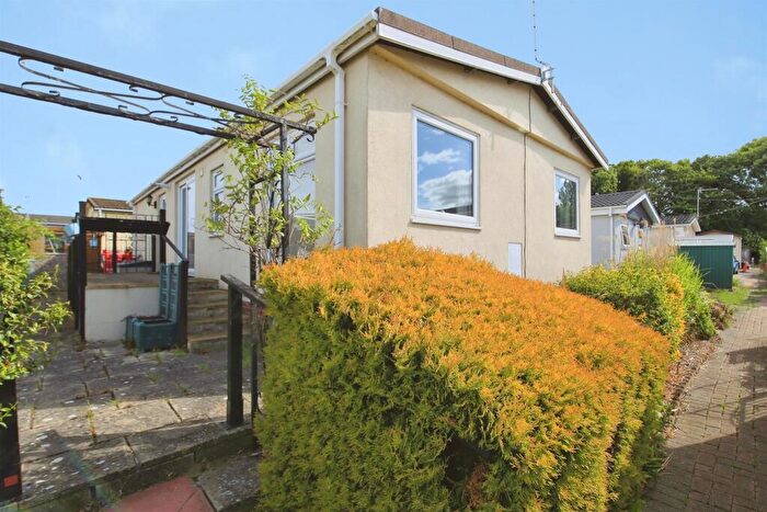 2 Bedroom Park Home For Sale In Fengate Mobile Home Park, Peterborough, PE1