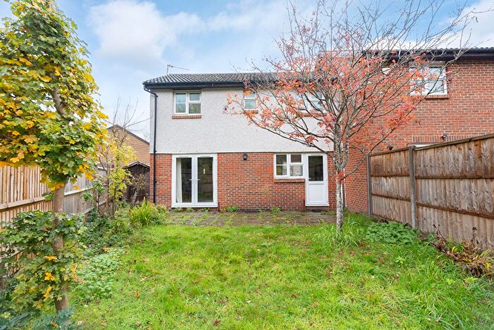 3 Bedroom End Terrace House For Sale In Abinger Close, North Holmwood, Dorking, RH5