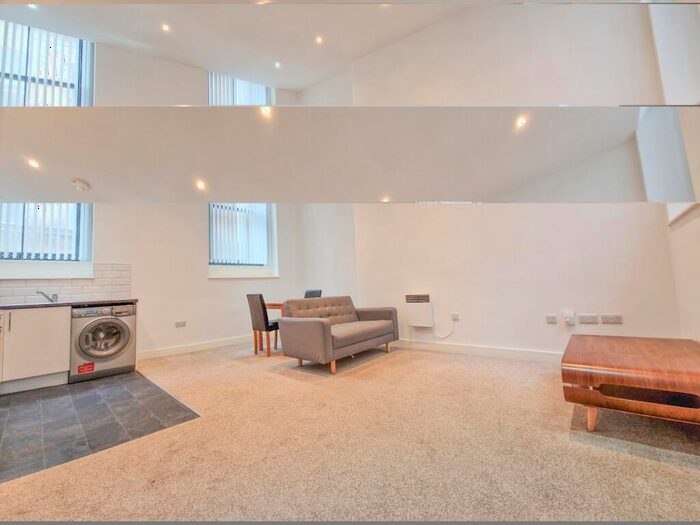 1 Bedroom Flat To Rent In Law Russell House, Vicar Lane, Bradford, West Yorkshire, BD1