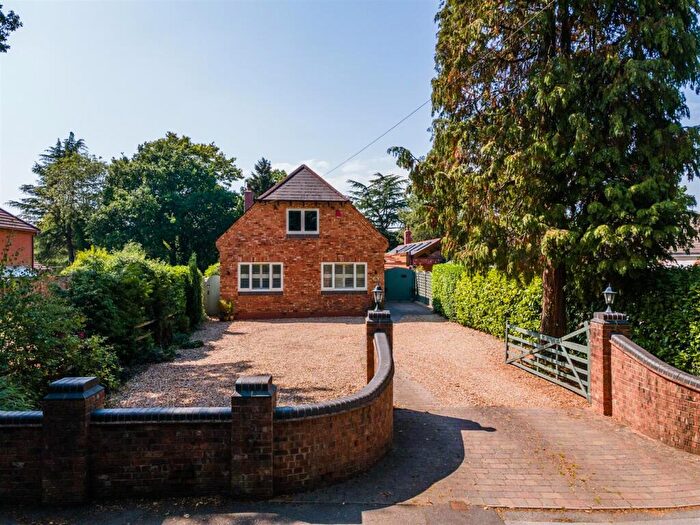 4 Bedroom Detached House For Sale In Fulford Hall Road, Tidbury Green, Solihull, B90