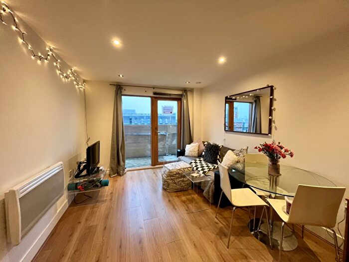 2 Bedroom Apartment To Rent In Mackenzie House, Leeds Dock, City Centre, LS10
