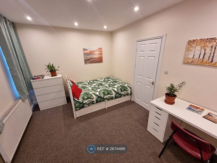 2 Bedroom Flat To Rent In Swindon, Swindon, SN2