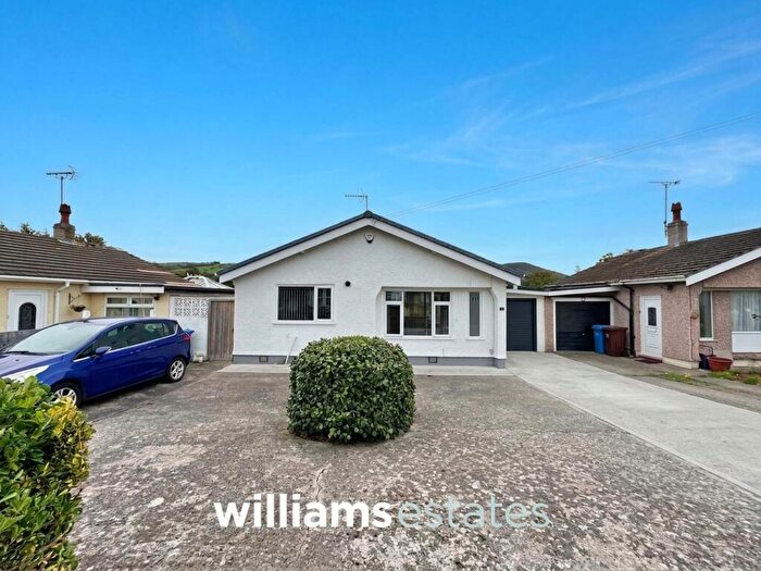 2 Bedroom Detached Bungalow For Sale In Warren Road, Prestatyn, LL19