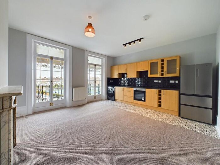 1 Bedroom Flat For Sale In Royal Road, Ramsgate, CT11