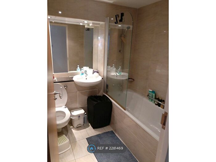 2 Bedroom Flat To Rent In Argyle Street, Glasgow, G2