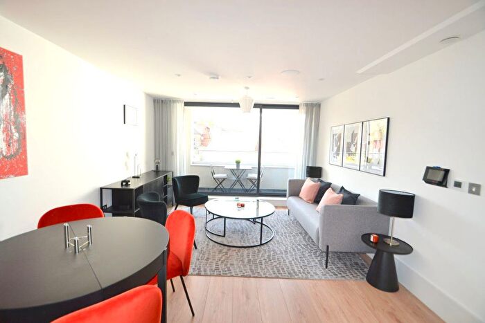 1 Bedroom Property To Rent In Athenaeum Road, London, N20