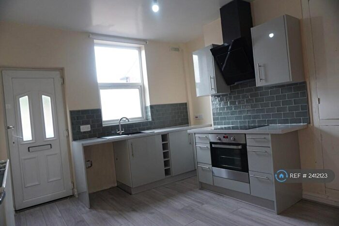 3 Bedroom Terraced House To Rent In Queens Road, Sheffield, S20