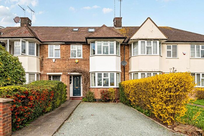 4 Bedroom Terraced House For Sale In Osidge Lane, London, N14