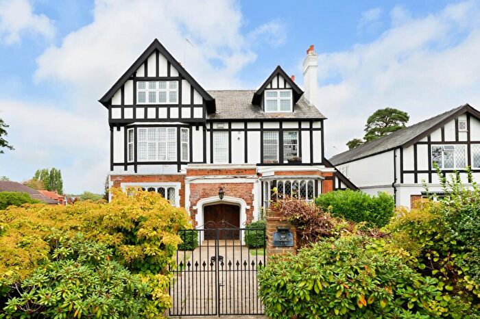 2 Bedroom Apartment For Sale In Foley Road, Claygate, Esher, Surrey, KT10