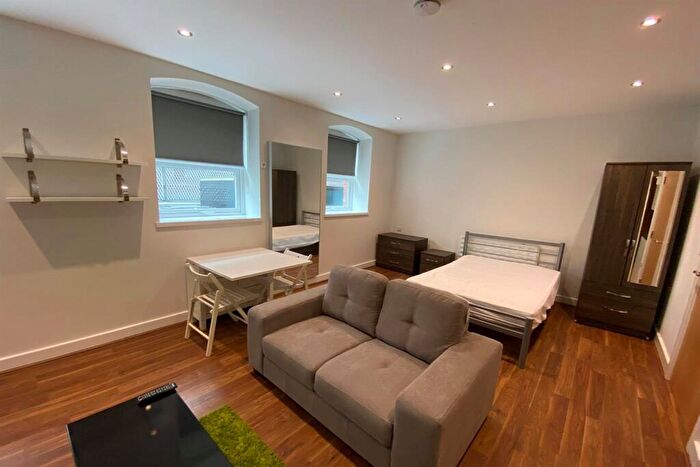 Studio To Rent In Huttons Buildings, City Centre, S1