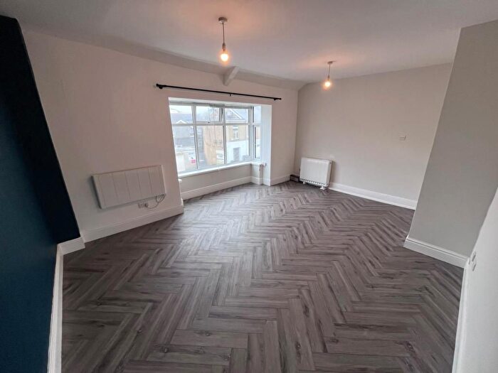2 Bedroom Flat To Rent In Eversley Road, Sketty, Swansea, SA2