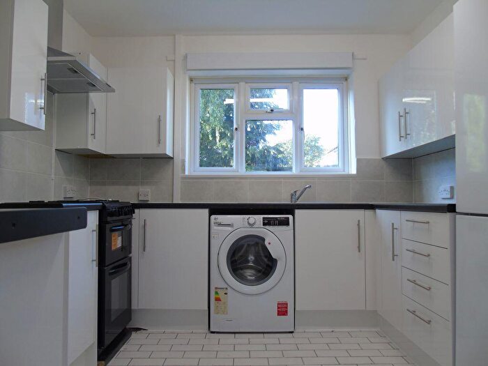 3 Bedroom Flat To Rent In John Buchan Road, Oxford, OX3