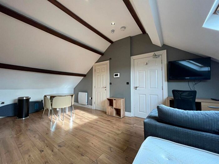 1 Bedroom Private Hall To Rent In St. Leonards Gate, Lancaster, LA1