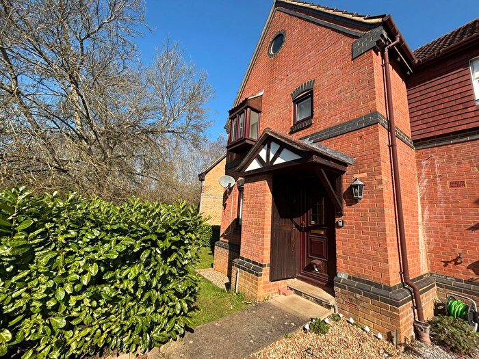 1 Bedroom End Terrace House For Sale In Burpham, Guildford, Surrey, GU4