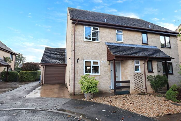 3 Bedroom Semi-Detached House For Sale In Manor Road, Witney, OX28