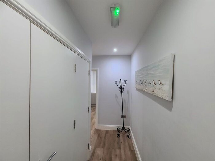 1 Bedroom Flat To Rent In Gardner Close, London, E11