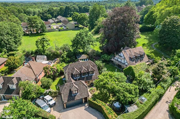 4 Bedroom Detached House For Sale In The Glen, Pamber Heath, Tadley, Hampshire, RG26