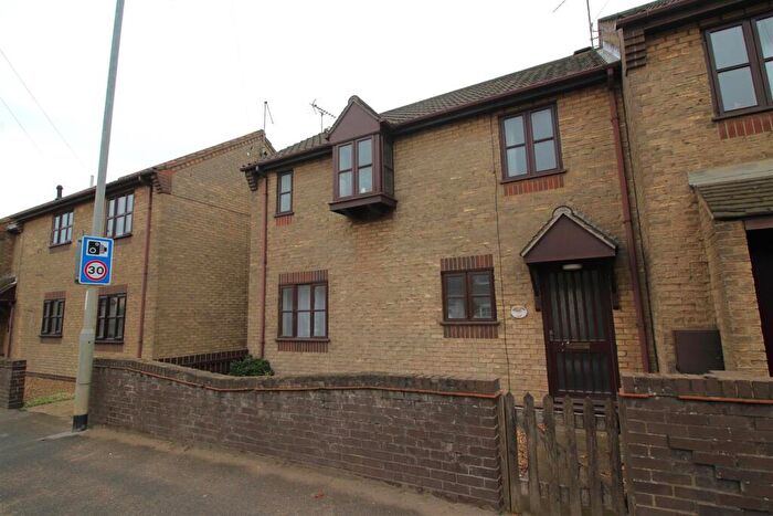 3 Bedroom End Of Terrace House For Sale In Poles Court, Whittlesey, Peterborough, PE7