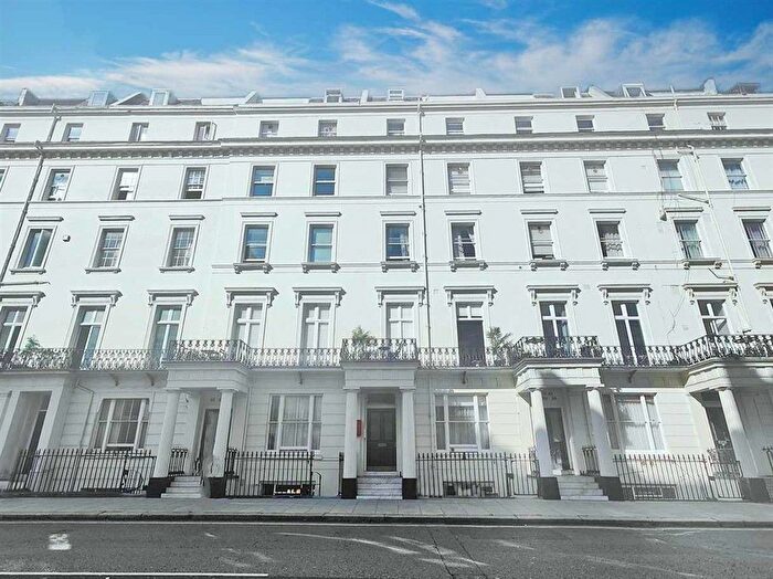 1 Bedroom Flat For Sale In Gloucester Terrace, London, W2